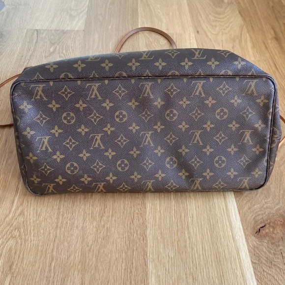 Louis Vuitton Neverfull GM - Picture 10 of 15